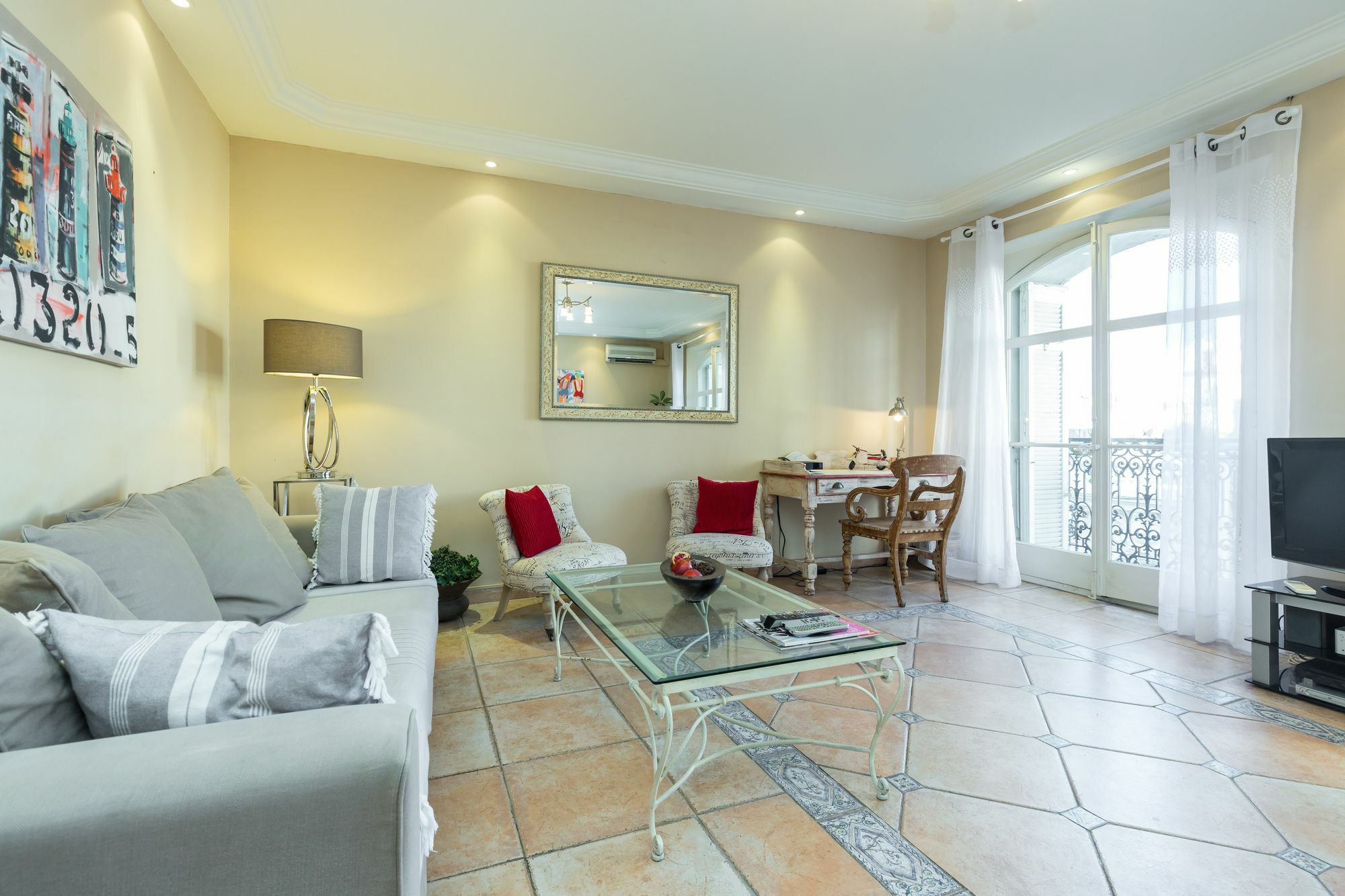 Lovely 2 Bed 2 Bath Apartment In Cannes On Rue Antibea Easy Walk To The Palais 224 Exterior foto